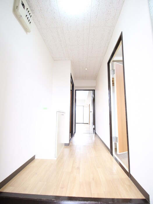 物件内観写真7　(玄関)