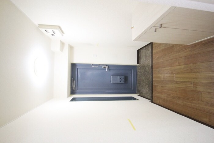 物件内観写真18　(玄関)