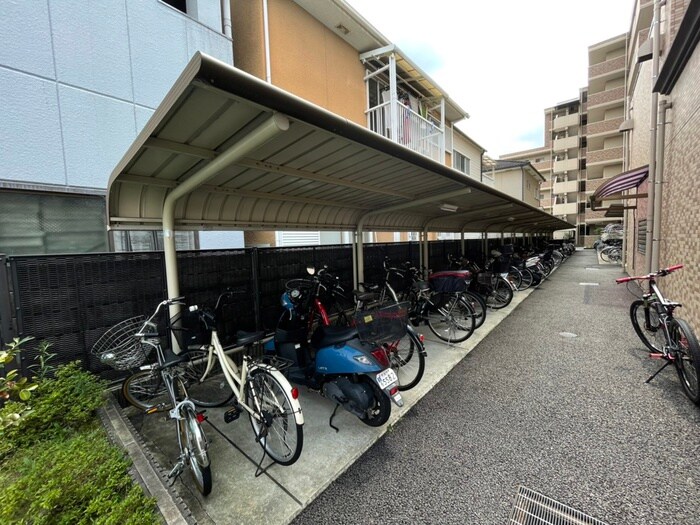 物件外観写真4　(駐輪場)