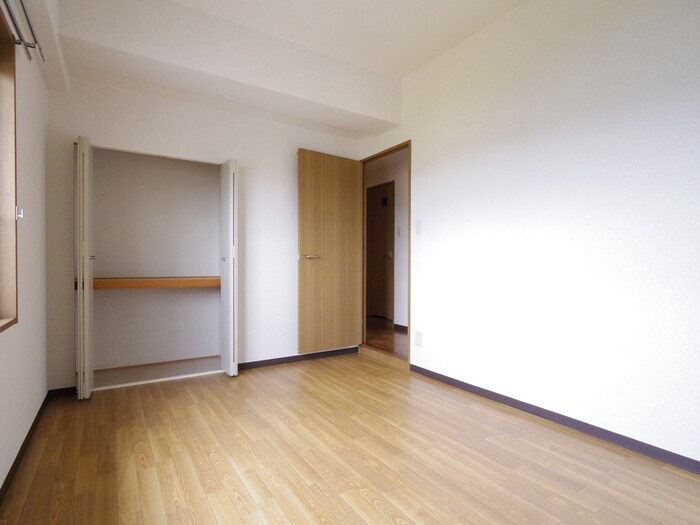 物件内観写真10　(居室)