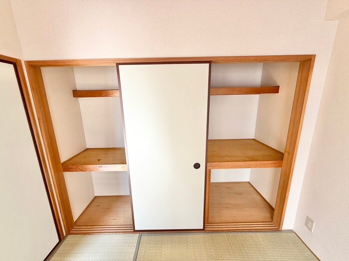 物件内観写真12　(収納)