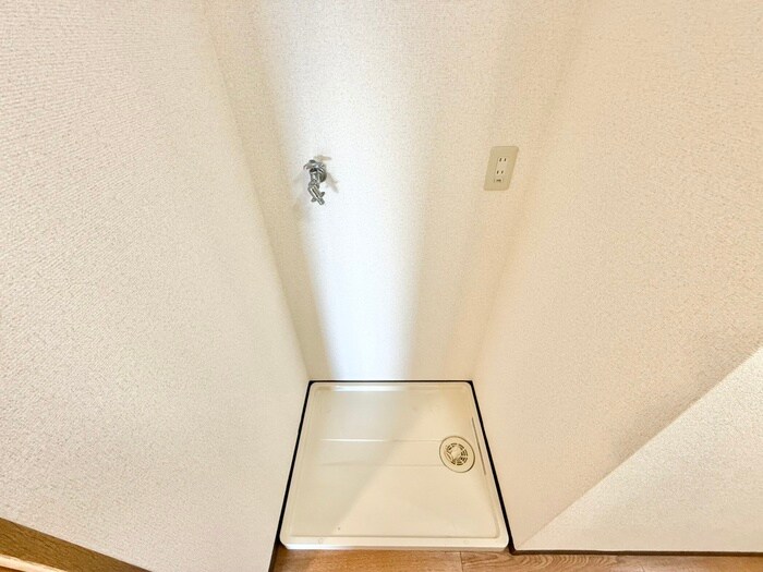 物件内観写真18　(洗濯機置場)