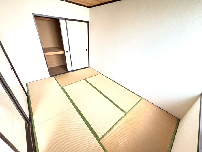 物件内観写真10　(居室)