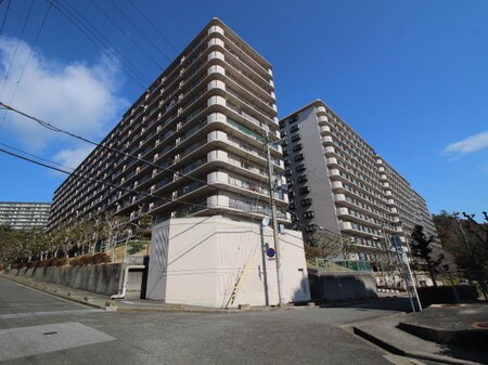 ｼﾞｬﾙﾀﾞﾝ宝塚中山台弐番館A棟外観写真