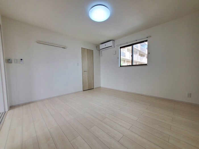 物件内観写真9　(居室)