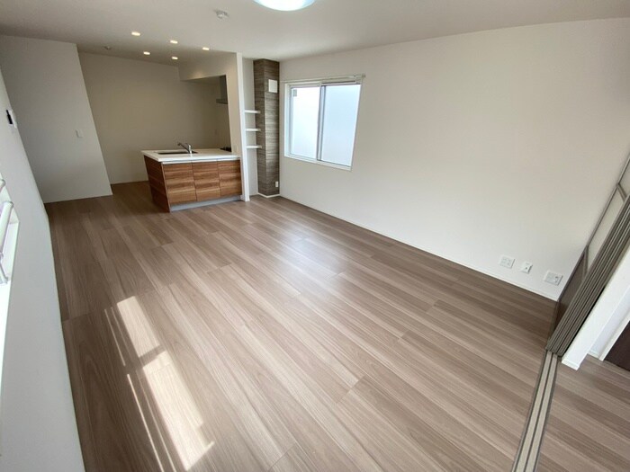 物件内観写真8　(居室)