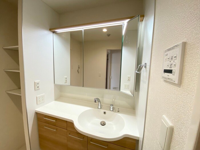 物件内観写真11　(洗面)