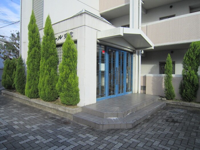 物件外観写真5　(エントランス部分)