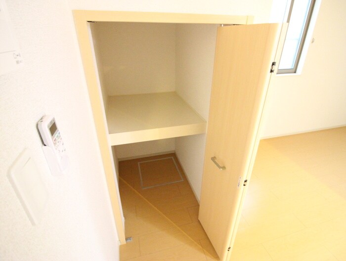 物件内観写真16　(収納)