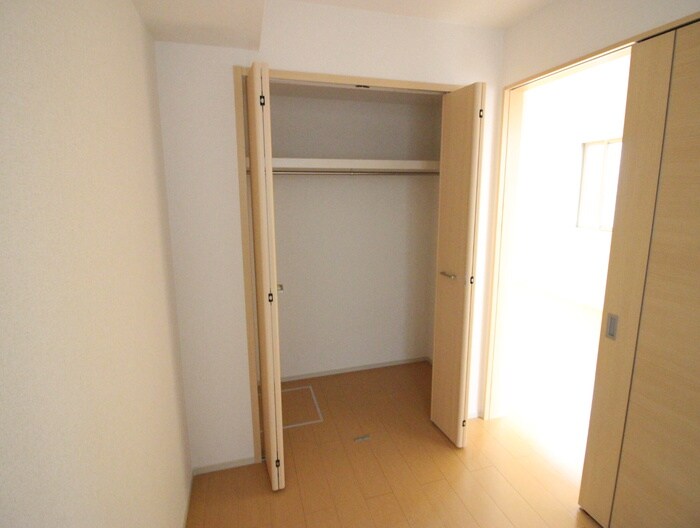 物件内観写真18　(収納)