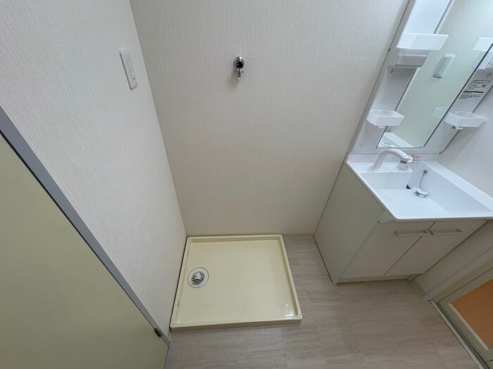 物件内観写真18　(洗濯機置場)