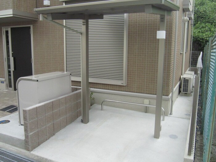 物件外観写真5　(駐輪場)