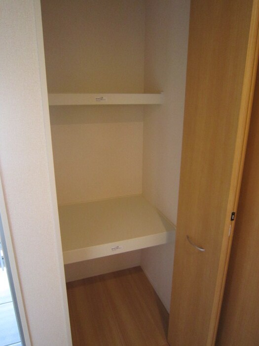 物件内観写真10　(収納)