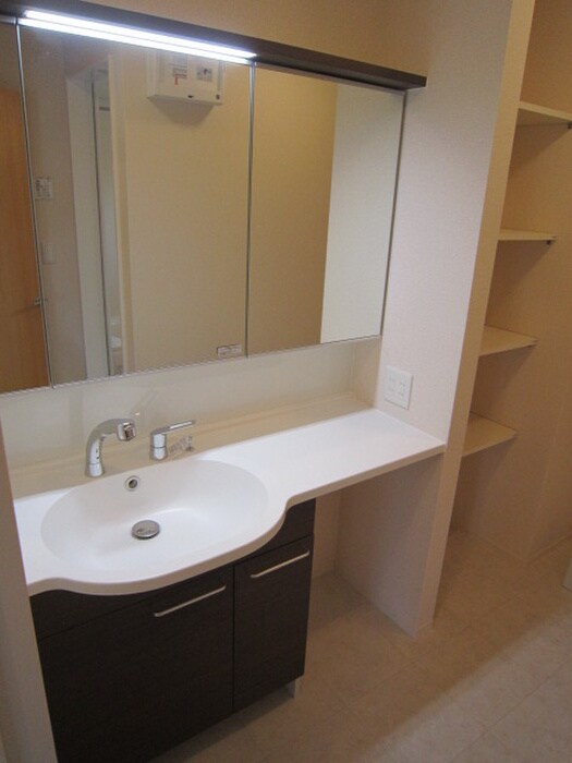 物件内観写真11　(洗面)