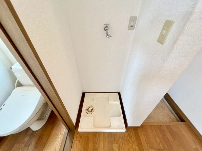 物件内観写真15　(洗濯機置場)