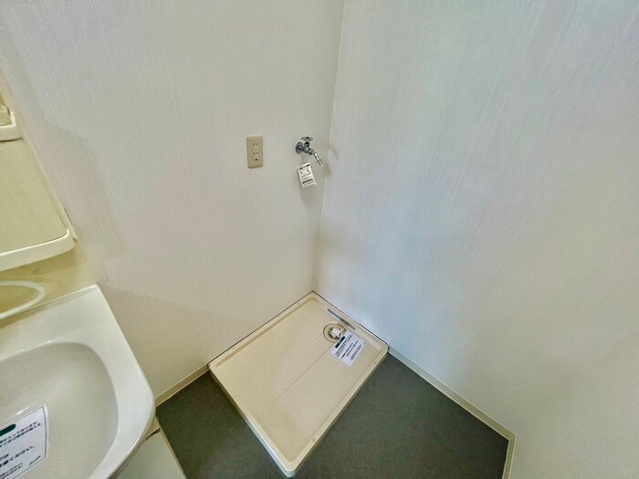 物件内観写真11　(洗濯機置場)