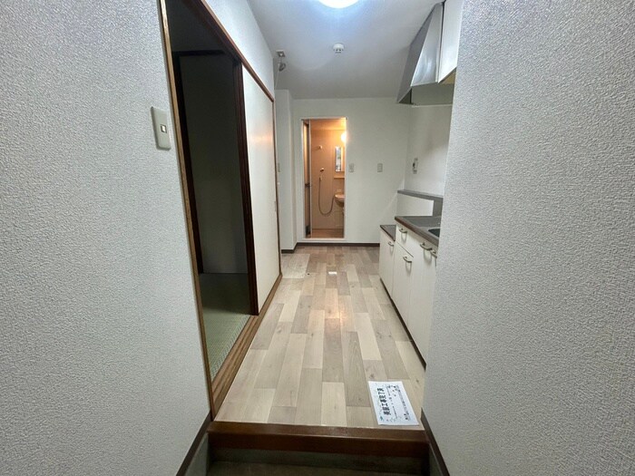 物件内観写真8　(廊下)