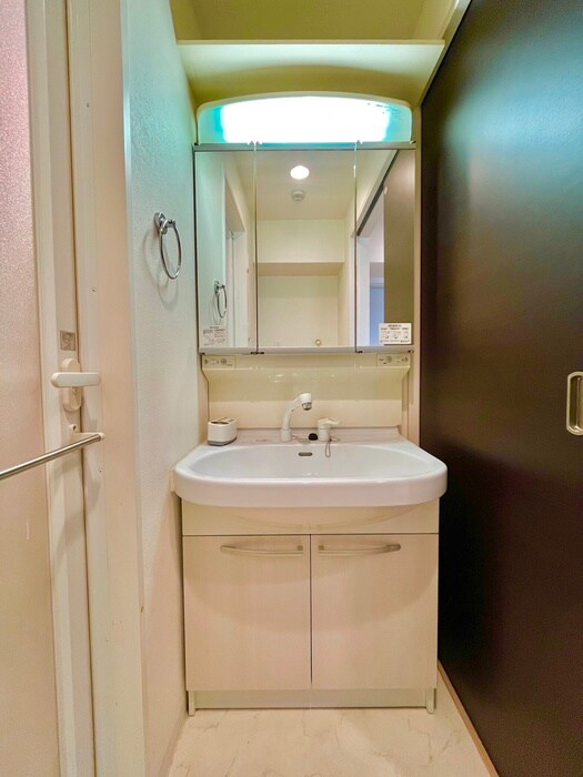 物件内観写真11　(洗面)