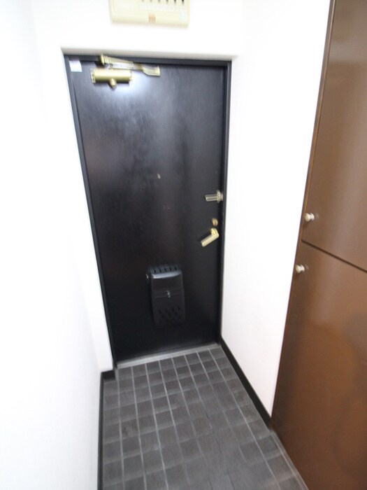 物件内観写真11　(玄関)