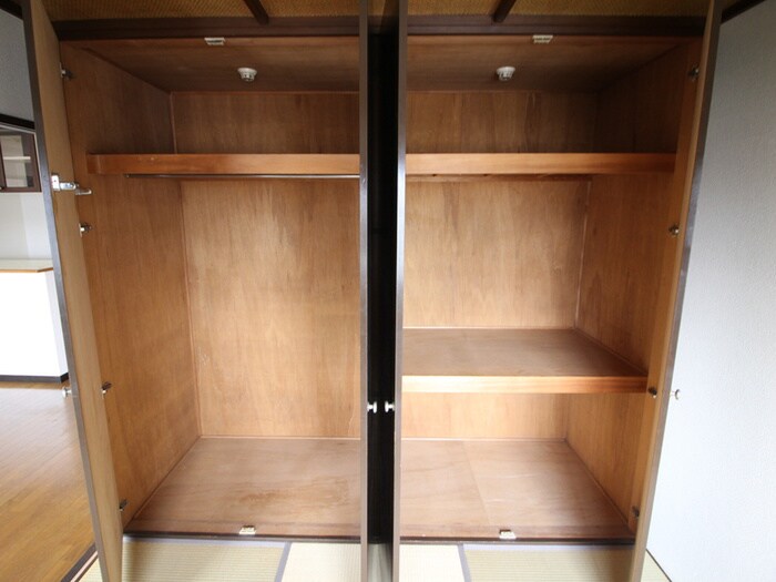 物件内観写真12　(収納)