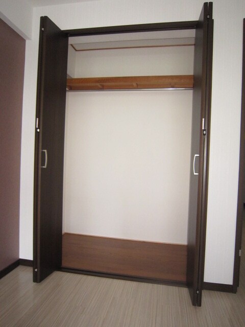 物件内観写真10　(収納)
