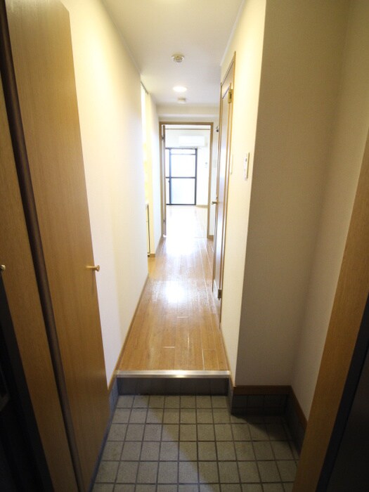 物件内観写真17　(玄関)