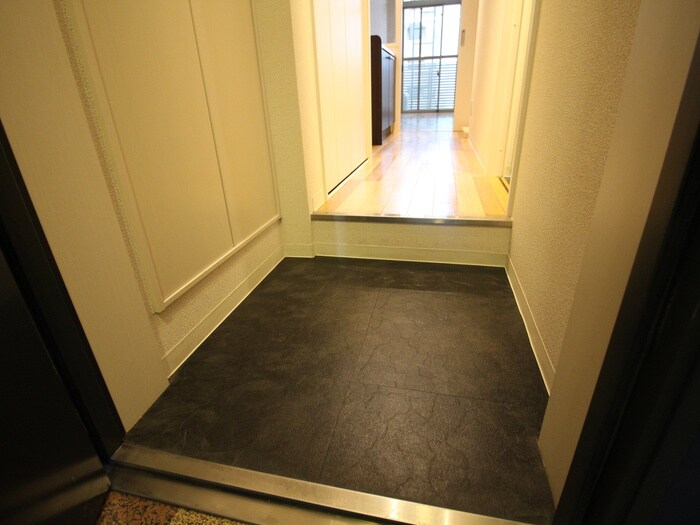 物件内観写真17　(玄関)