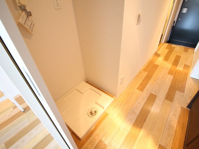 物件内観写真18　(洗濯機置場)