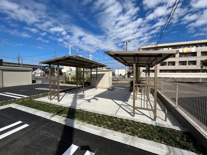 物件外観写真3　(駐輪場)