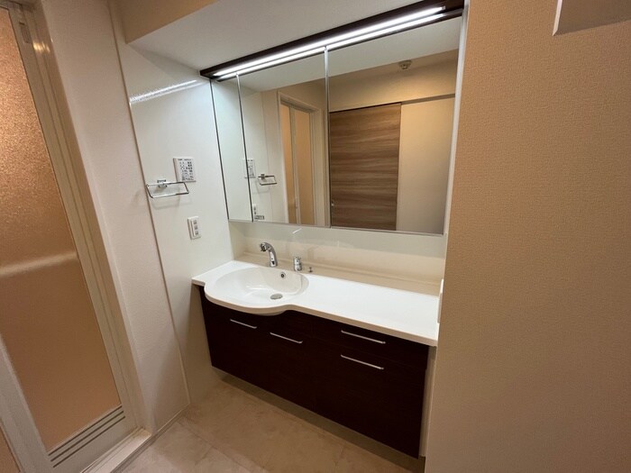 物件内観写真12　(洗面)