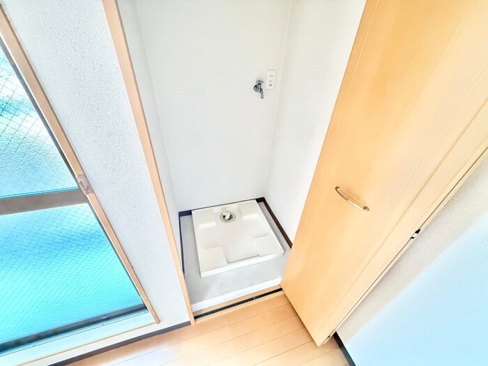 物件内観写真11　(洗濯機置場)