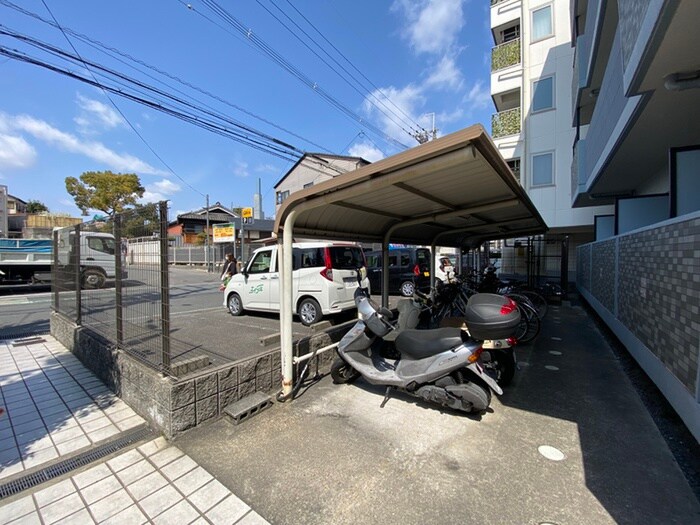 物件外観写真4　(駐輪場)