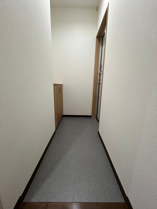 物件内観写真7　(玄関)