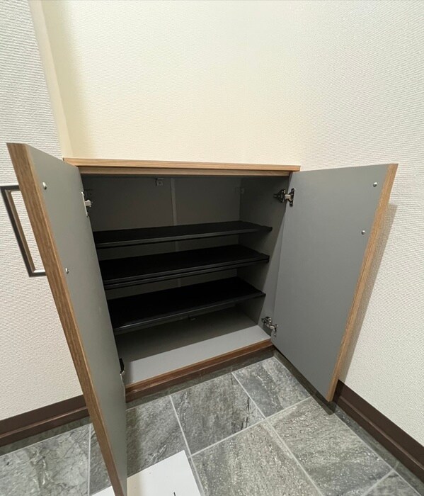 物件内観写真8　(靴箱)