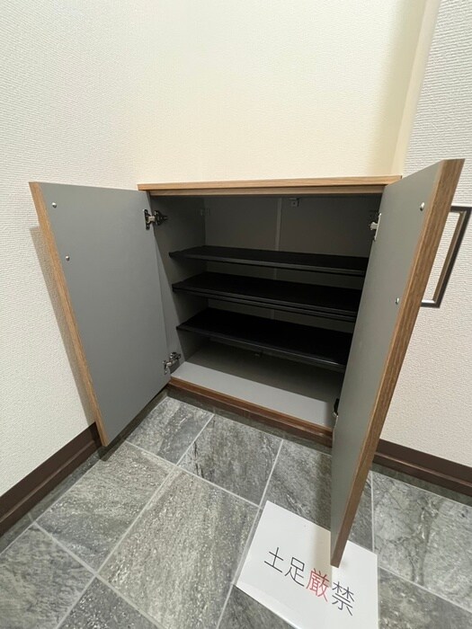 物件内観写真8　(靴箱)