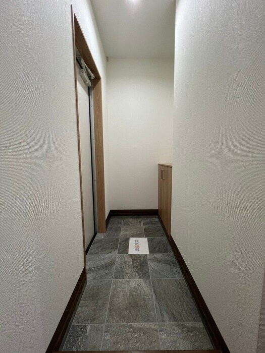 物件内観写真21　(玄関)