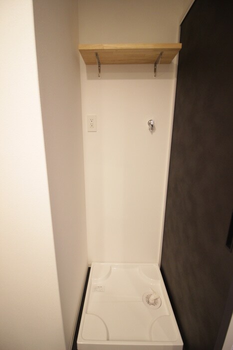 物件内観写真12　(洗濯機置場)