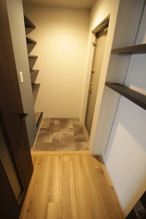 物件内観写真19　(玄関)