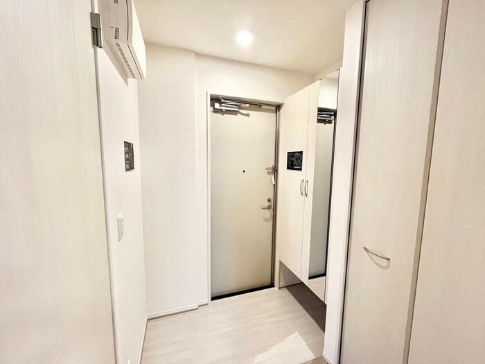 物件内観写真16　(玄関)