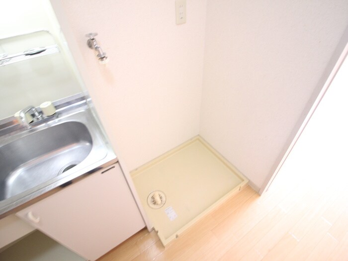 物件内観写真11　(洗濯機置場)