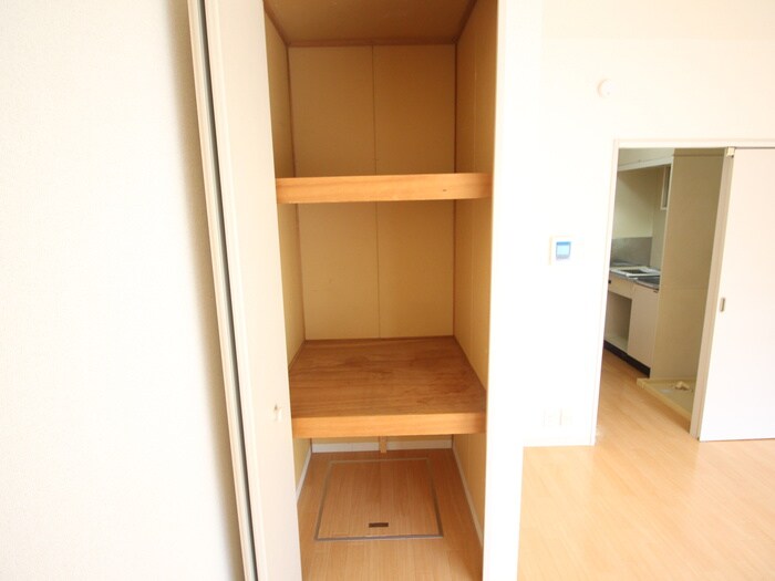 物件内観写真18　(収納)