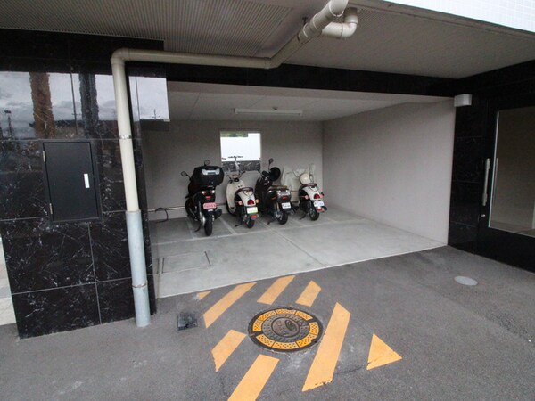 バイク置き場