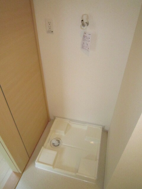 物件内観写真13　(洗濯機置場)