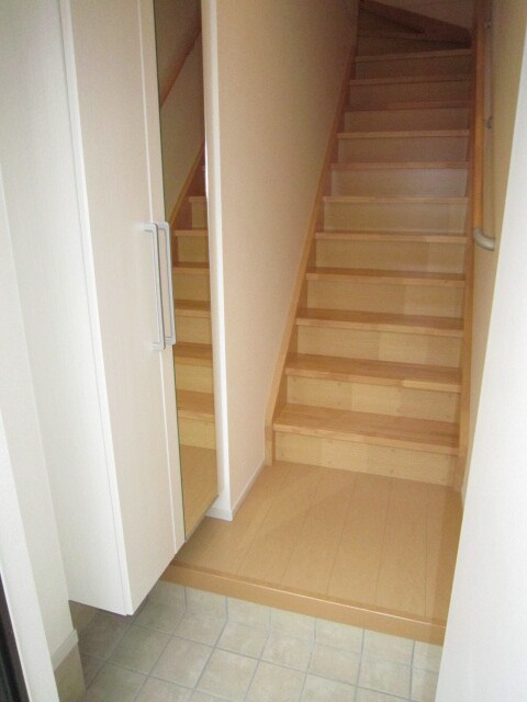 物件内観写真15　(玄関)