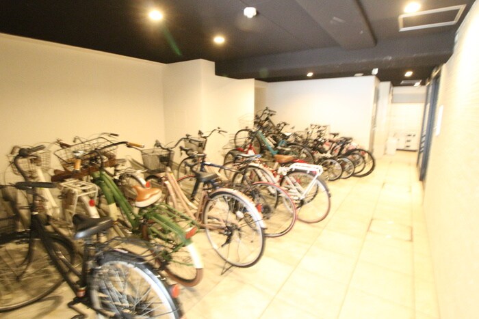 物件外観写真6　(駐輪場)