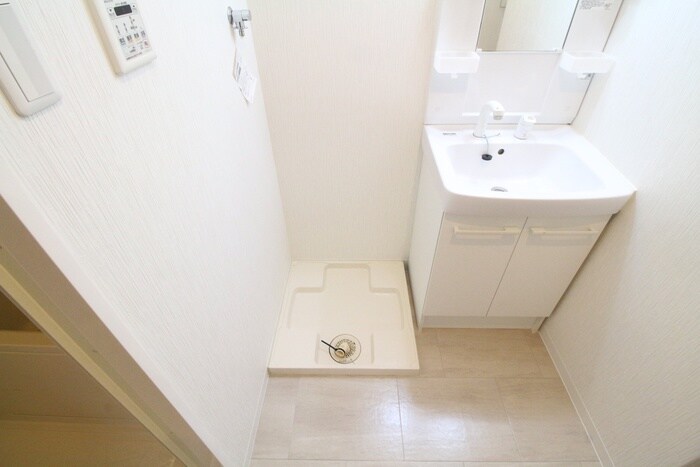 物件内観写真18　(洗濯機置場)