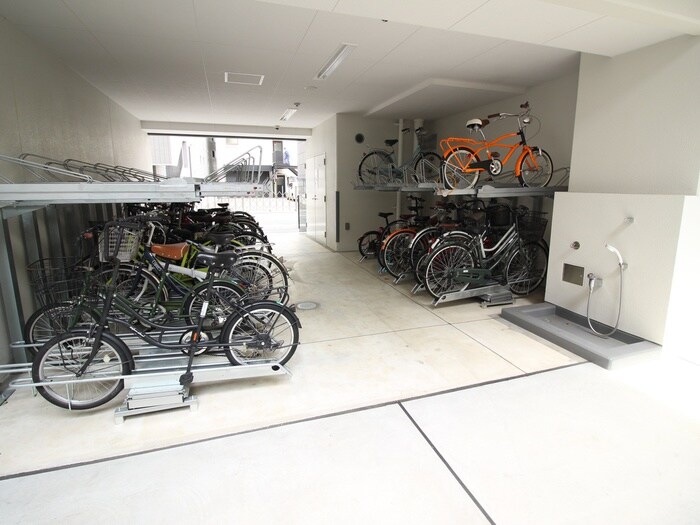 物件外観写真5　(駐輪場)