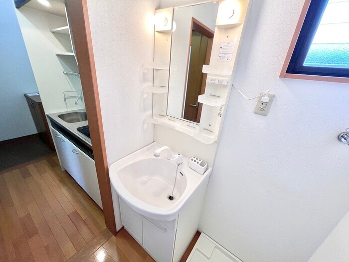 物件内観写真11　(洗面)