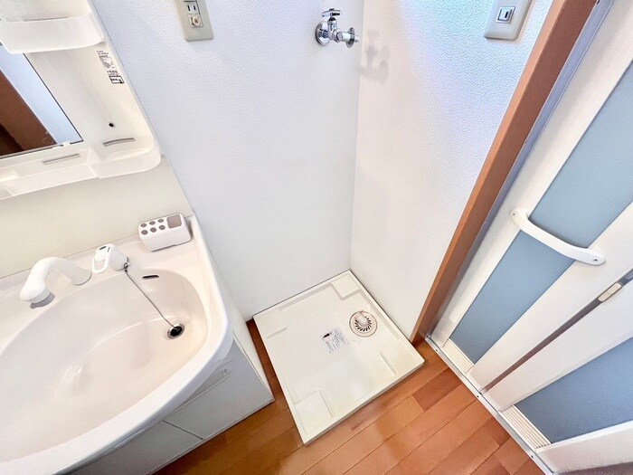 物件内観写真14　(洗濯機置場)