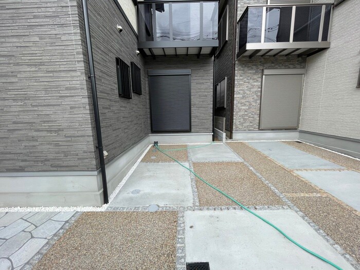 物件外観写真6　(駐車場)